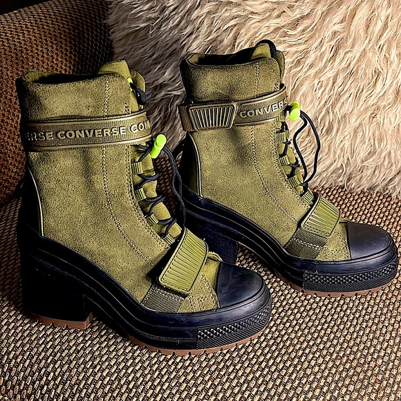 Converse Shoes - Converse new boots suede boots ☝🏽